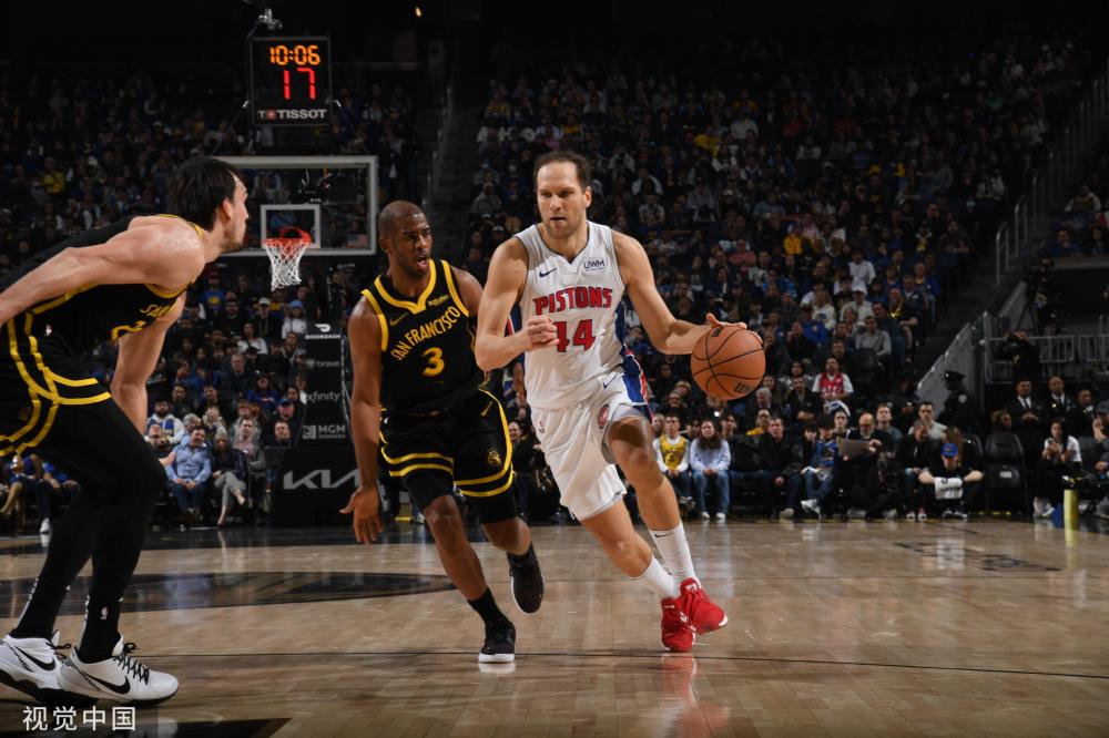 的包围中脱 的包围中脱